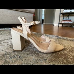 Lulus Arya Heels